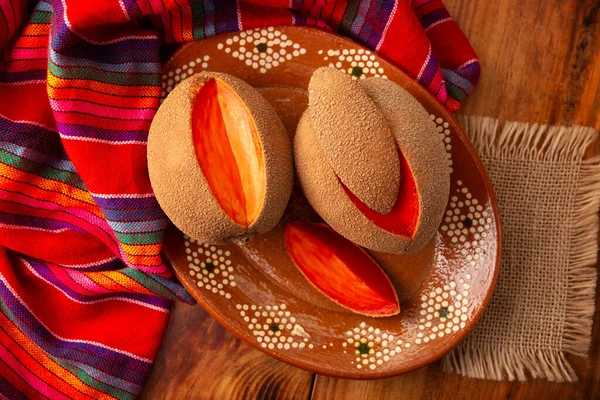 Mamey Pouteria Sapota 과일은 멕시코와 국가에서 자포테 Sapote Red Mamey로 스톡 사진