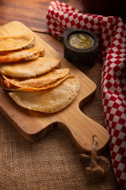 Tacos de Canasta, Tacos Sudados olarak da bilinen 