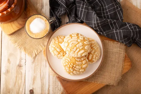 Conchas. Meksika usulü tatlı ekmek, deniz kabuğu görünümlü genellikle kahvaltıda kahve ya da sıcak çikolatayla yenir..