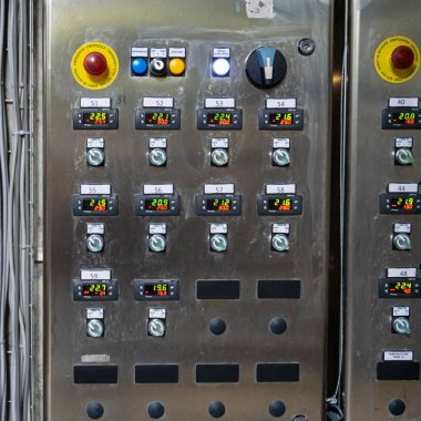 Şaraphanedeki oda ve tankların sıcaklığını izlemek için kalkan