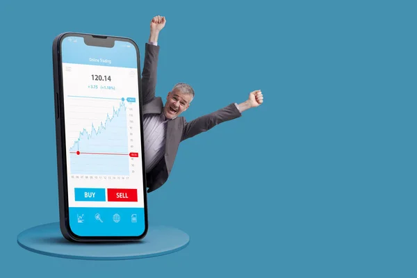 Succesvolle Vrolijke Zakenman Die Geld Verdient Online Handel Financiële App — Stockfoto