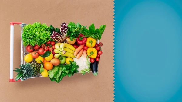Wózek Sklepowy Pełen Świeżych Warzyw Owoców Przestrzeń Kopiowania — Zdjęcie stockowe