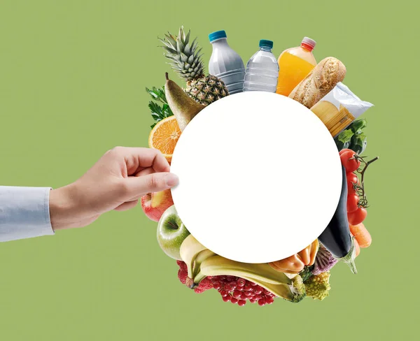 Mano Sosteniendo Letrero Circular Enmarcado Por Alimentos Frescos Compras Comestibles — Foto de Stock