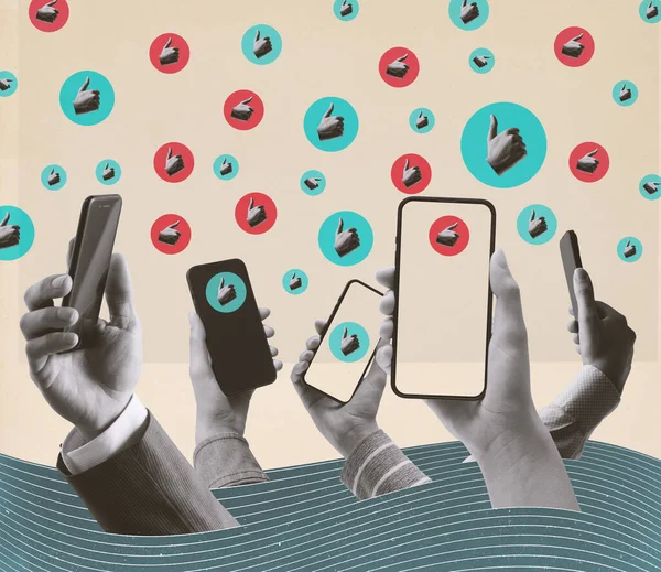 Muitos Usuários Mídia Social Conectando Line Mãos Segurando Smartphones Polegares — Fotografia de Stock