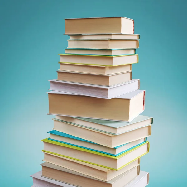 Muchos Libros Apilados Sobre Fondo Azul Aprendizaje Concepto Lectura — Foto de Stock