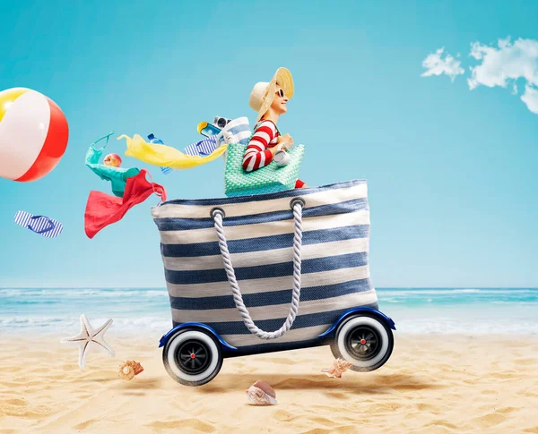 Fashionable Woman Beach Bag Wheels She Going Beach Summer Vacations — Stock Photo, Image