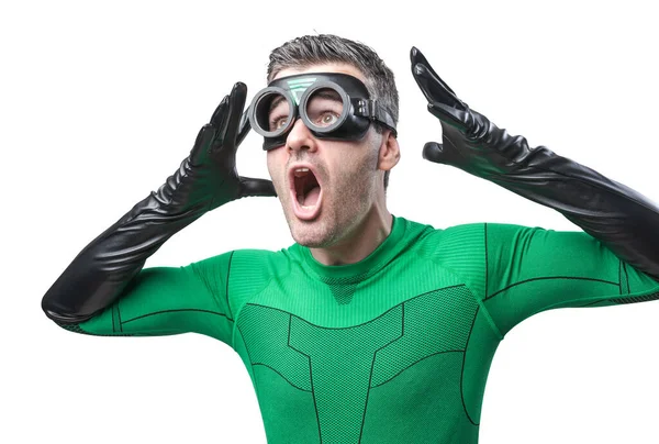 Крутой Испуганный Супергерой Кричит Громко Поднятыми Руками — стоковое фото