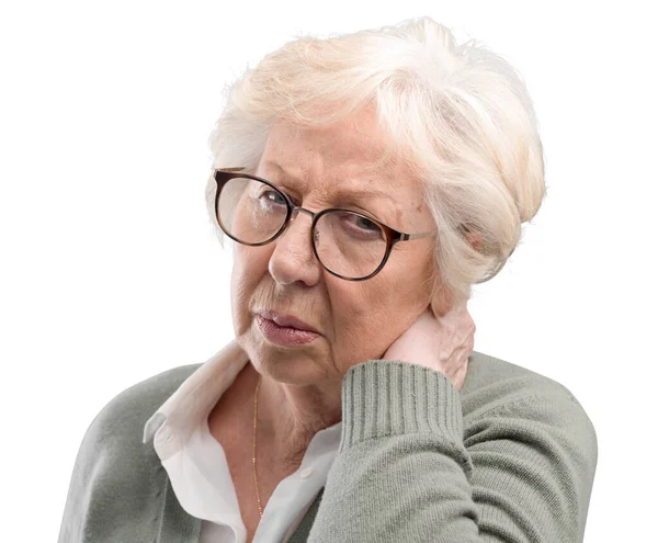 老婦人の首の痛みで苦しんでいる彼女は彼女の首 高齢化の概念に触れて — ストック写真