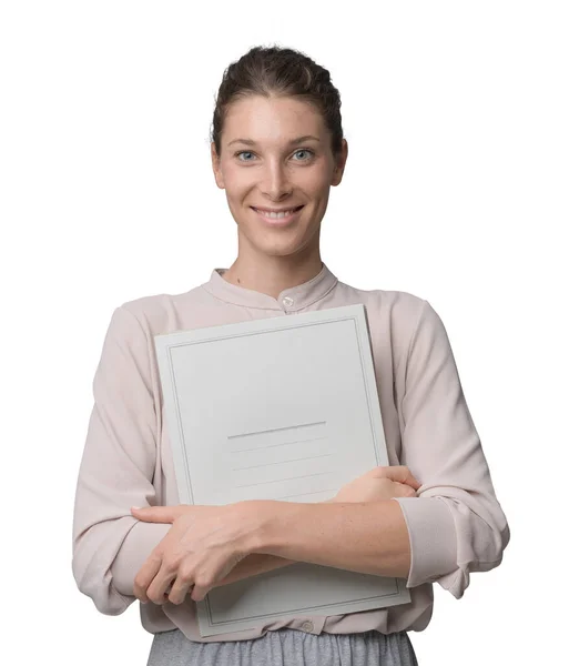 Professionele Vrouwelijke Secretaris Houden Papierwerk Lachend Camera — Stockfoto