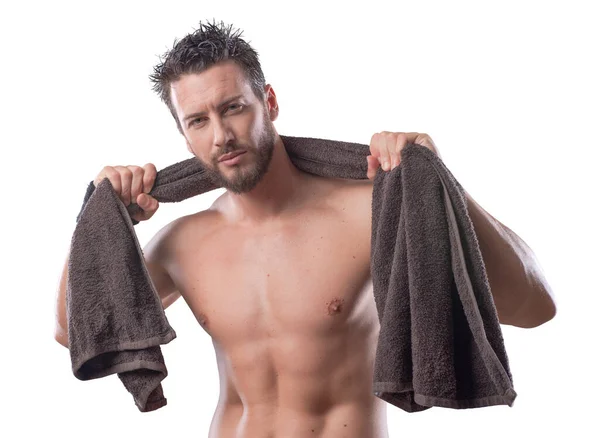 Przekonany Muskularny Mężczyzna Suszenia Jego Atletyczna Budowa Ciała Ręcznikiem — Zdjęcie stockowe