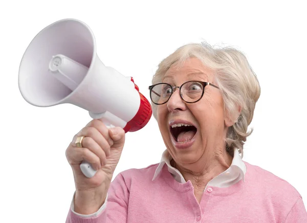 Radosna Starsza Kobieta Krzyczy Megafonu Komunikacji Reklamy — Zdjęcie stockowe