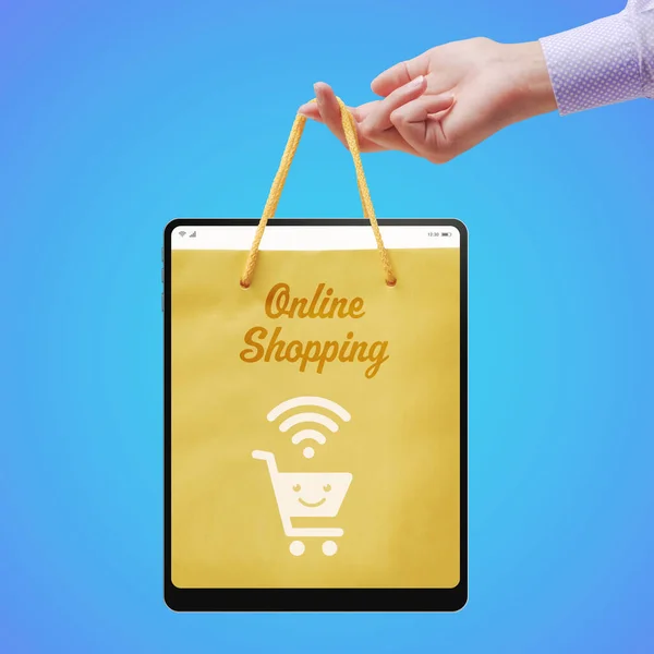 Γυναίκα Κρατώντας Μια Τσάντα Αγορών Ένα Ψηφιακό Tablet Online Ψώνια — Φωτογραφία Αρχείου