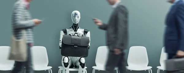 Uomini Affari Robot Umanoide Seduti Attesa Colloquio Lavoro Concorrenza Umana — Foto Stock
