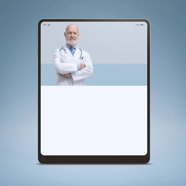 数码平板屏幕 在线医疗服务应用和远程医疗概念 空白复制空间等方面的专业医生 — 图库照片
