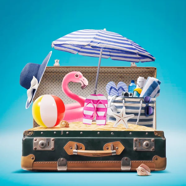 Summer Vacations Beach Accessories Vintage Suitcase — Stock Photo, Image