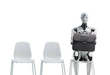Bir sandalyede oturan ve iş görüşmesi, yapay zeka ve yenilik konseptini bekleyen gelecekçi android robot.