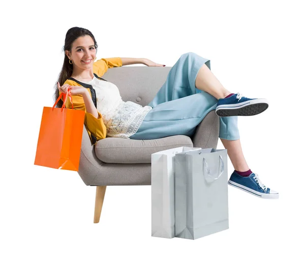 Alışveriş Çantaları Çok Neşeli Mutlu Alışverişkolik Kadın Bir Koltukta Oturuyor — Stok fotoğraf