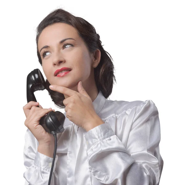 Pensive Vintage Sekretářka Telefonu Rukou Bradě — Stock fotografie