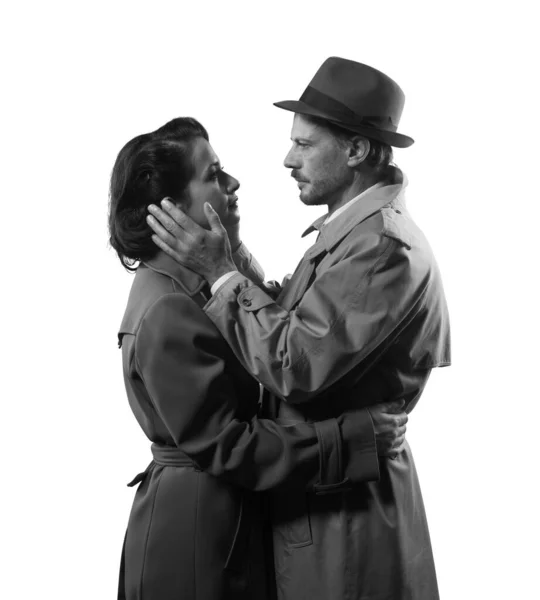 Film Noir Romantic Loving Couple Embracing Dark 1950S Style — Stock Photo, Image