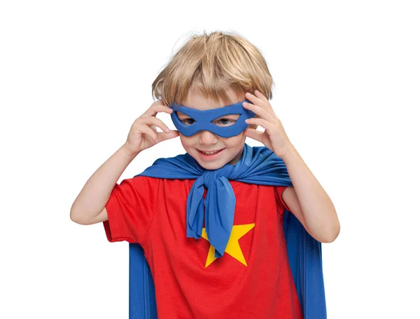 Kleiner Junge Superheldenkostüm Posiert Isoliert Auf Weißem Hintergrund — Stockfoto