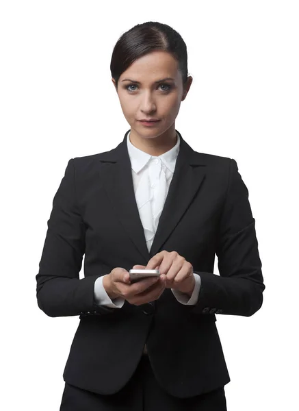 Femme Affaires Confiante Souriante Utilisant Téléphone Portable Écran Tactile — Photo