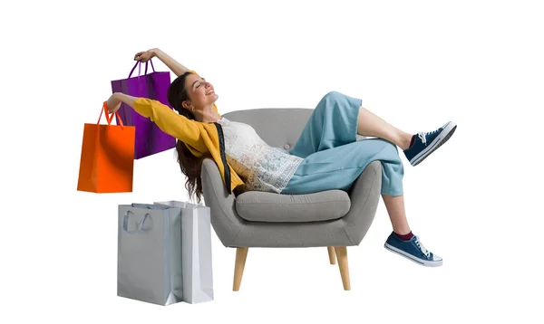 Wesoła Szczęśliwa Shopaholic Kobieta Mnóstwem Torby Zakupy Ona Siedzi Fotelu — Zdjęcie stockowe