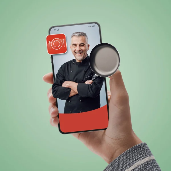 Glimlachende Chef Kok Smartphone Scherm Huur Professionals Online Koken Aanvraag — Stockfoto