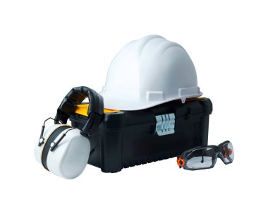 İnşaat işçisi aletleri ve güvenlik ekipmanları: alet çantası, kasket, kulaklık ve gözlük