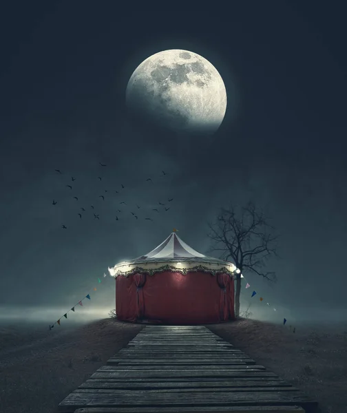 Skræmmende Vintage Cirkustelt Mørke Store Fuldmåne - Stock-foto