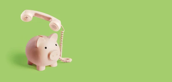 Piggy Bank Teléfono Asistencia Bancaria Concepto Seguro Espacio Para Copias —  Fotos de Stock