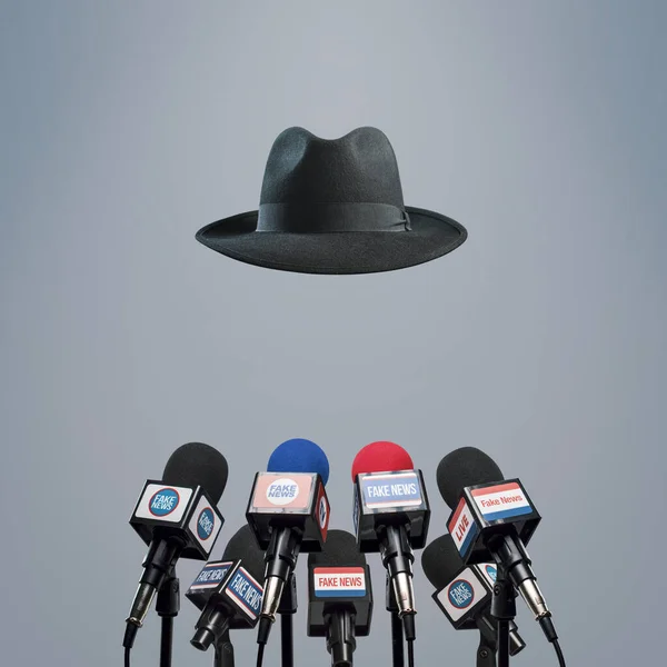 Micrófonos Preparados Para Conferencia Prensa Orador Anónimo Invisible Noticias Falsas — Foto de Stock
