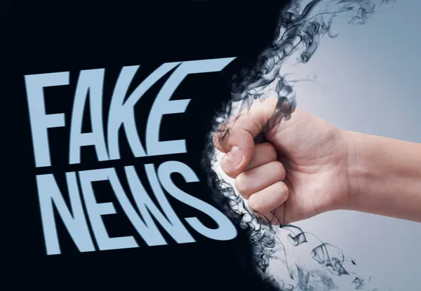 Punho Agressivo Socar Notícias Falsas Combater Desinformação — Fotografia de Stock