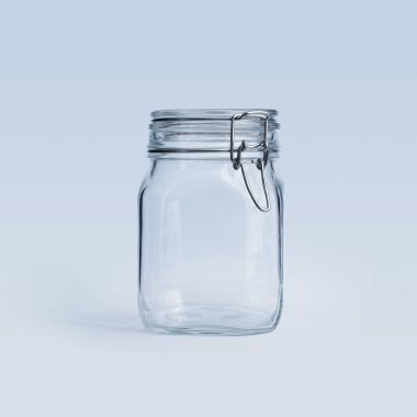 Boş, temiz, cam kapaklı kavanoz izole, yiyecek depolama konsepti