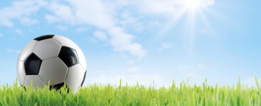 Stadyumdaki çimlerde futbol topu, spor ve yarışma konsepti