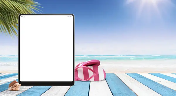 Tablet Digital Branco Resort Tropical Oceano Praia Segundo Plano Férias — Fotografia de Stock