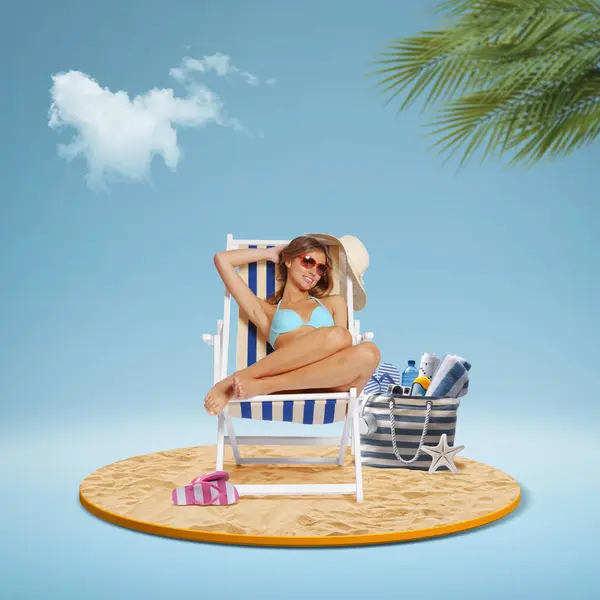 Happy Smiling Tourist Relaxing Deckchair Sunbathing Tropical Beach Fotos De Bancos De Imagens