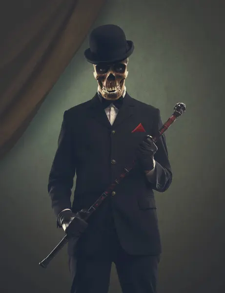 Personagem Terror Assustador Com Cabeça Crânio Vestindo Terno Elegante Posando Imagens Royalty-Free
