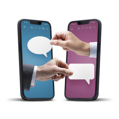 PNG dosyası yok. İş adamları internette konuşuyor.