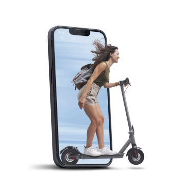 Mobilet ve akıllı telefon kullanan mutlu öğrenci