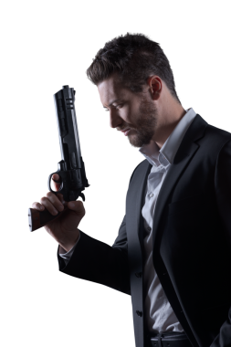 Cesur adam tehlikeli silah ile