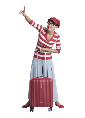 Gülümseyen gezgin kadın işaret ediyor