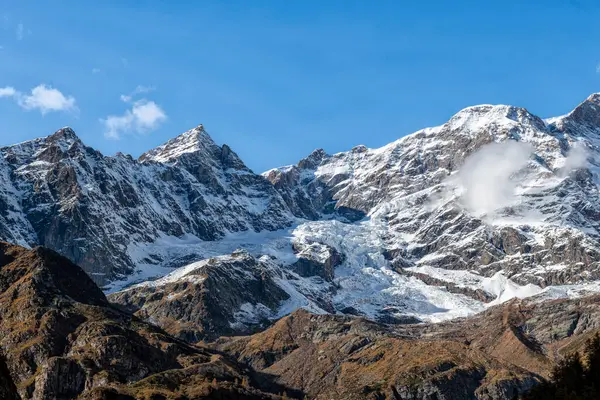 Sonbaharın Sonunda Yüksek Dağlar — Stok fotoğraf