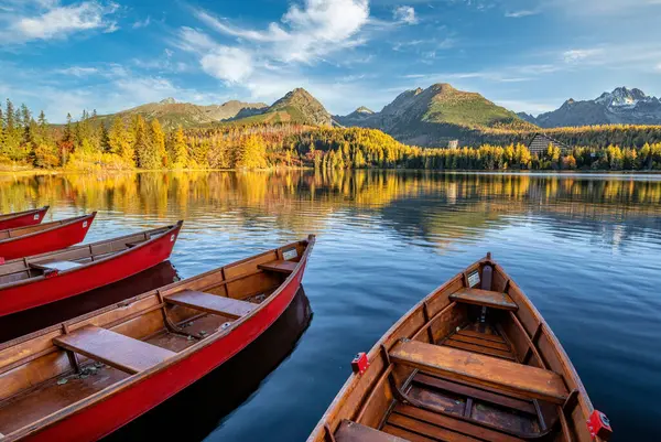 Lac Braies Dans Les Dolomites Italie Images De Stock Libres De Droits
