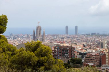 Park Guell 'den Barcelona Skyline' ın nefes kesici görüntüsü