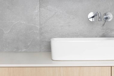 Parlak Modern Lavabo Duvara Bağlı Musluk