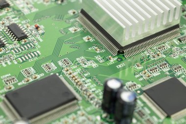 bileşenli elektronik devre kartı