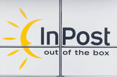 Leszno, Polonya 04 Temmuz 2024: InPost Logosu Sloganlı