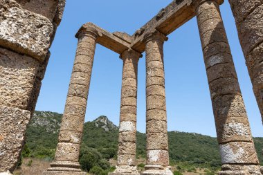 Sardunya 'daki Antik Roma Tapınağı Harabeleri