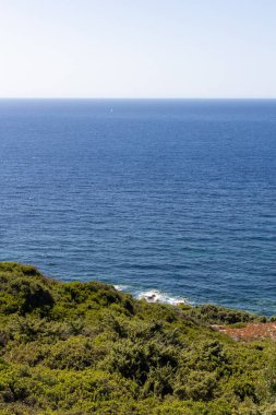 Mavi Deniz 'e Bakan Kıyı Uçurumu