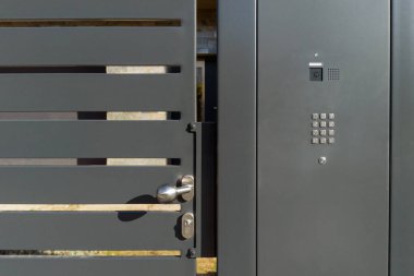 Dijital tuş takımlı Modern Metal Güvenlik Kapısı